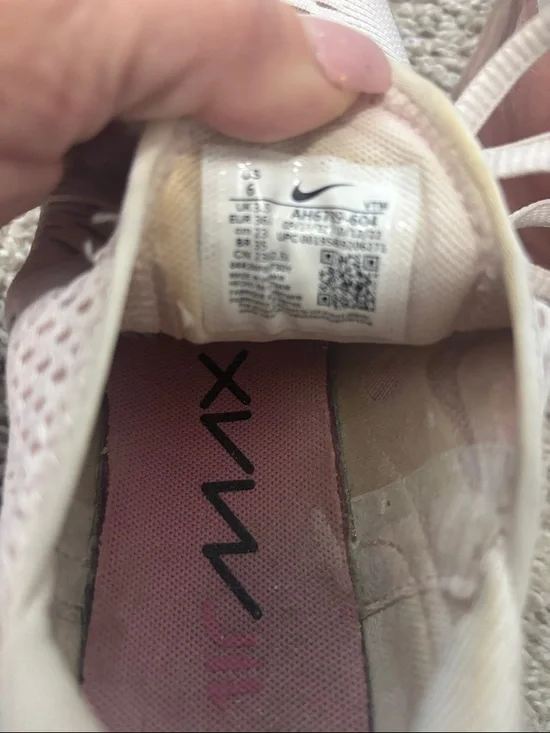 Nike Air Max 270 Women’s Sneakers in Blush Pink and White - Picture 5 of 7